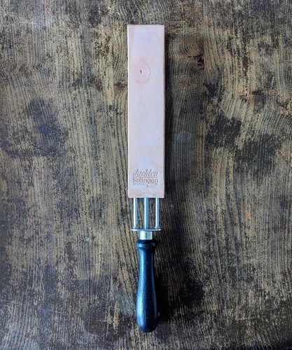 Solingen leather razor strop - razor,